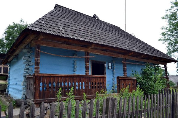 Tradiční hliněná chaloupka - Skanzen v Užgorodě